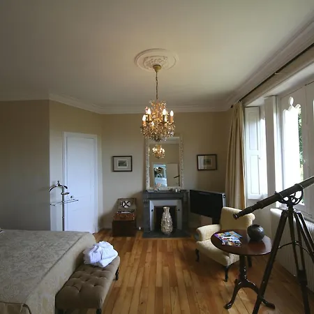 Chateau Valcreuse Bed & Breakfast