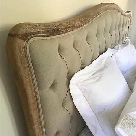Chateau Valcreuse Couette-café