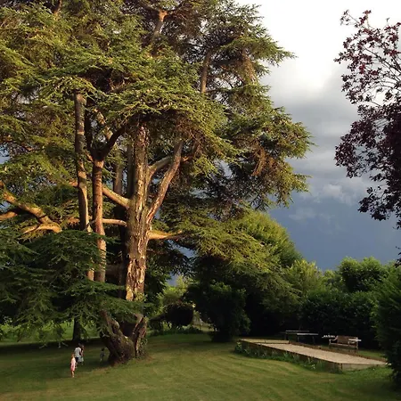 Couette-café Chateau Valcreuse *