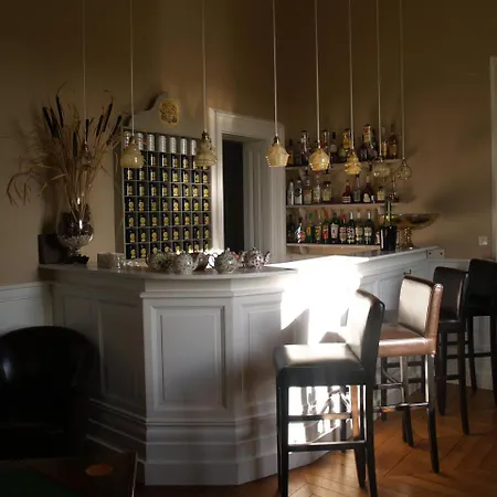 Chateau Valcreuse Couette-café